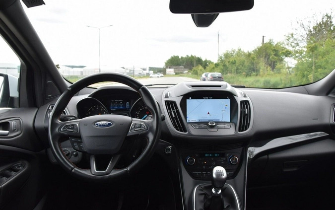 Ford Kuga cena 66899 przebieg: 97000, rok produkcji 2017 z Pieńsk małe 631